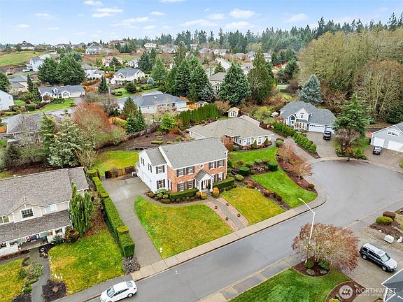 2nd image of 2312 Carnbee Court SE