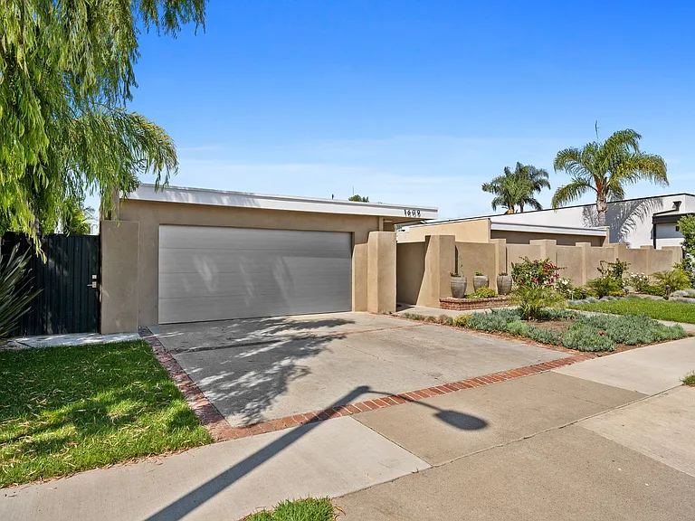 1609 Anita Ln — Photo 31