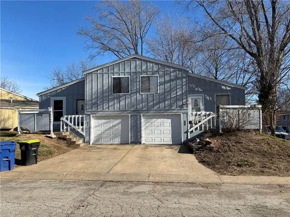 8444/8446 Lane Pl, Kansas City, MO 64138