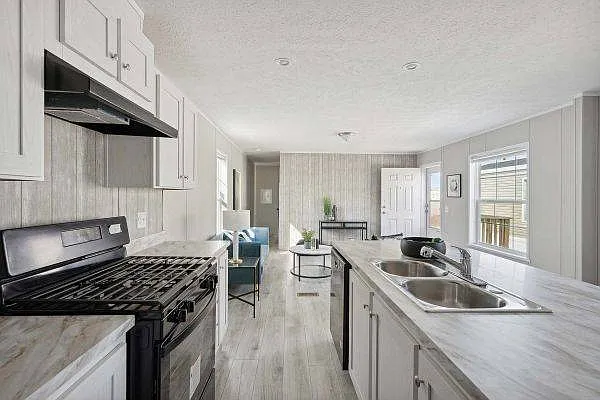 3 bed, 2.0 bath, $1,350 — Photo 3