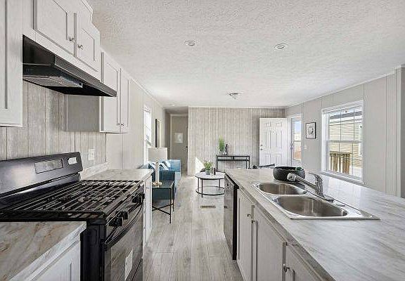 3rd image of 23 New Yorker Blvd #78
