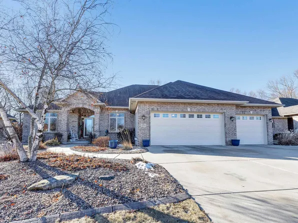 2711 Prairie Garden Trl, Green Bay, WI 54313