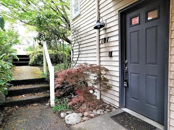 1830 24th Ave APT 101, Seattle, WA 98122