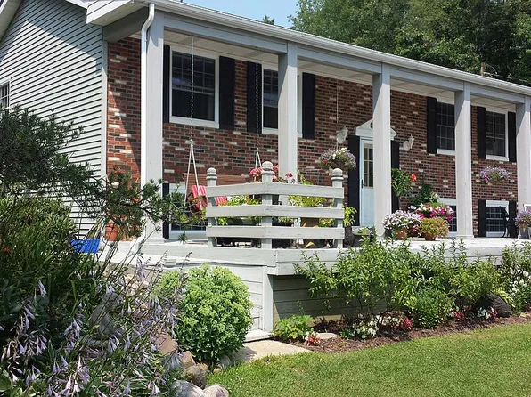 10123 Huff Rd, Bellevue, MI 49021