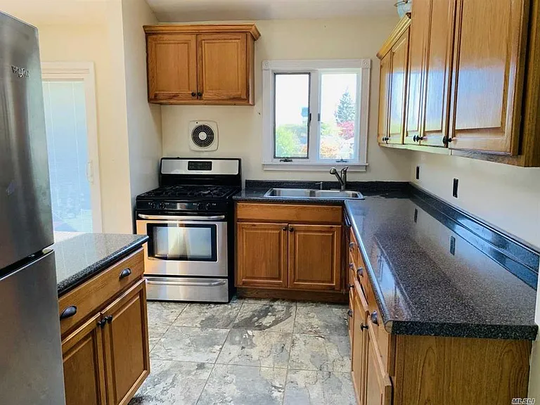 4 Willow Pl — Photo 8