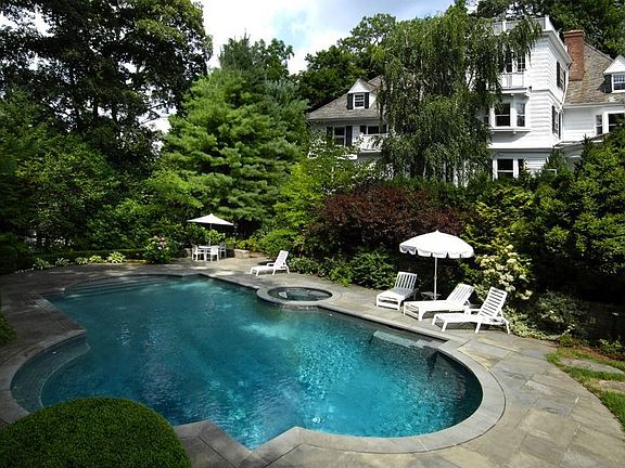 Private pool and spa area