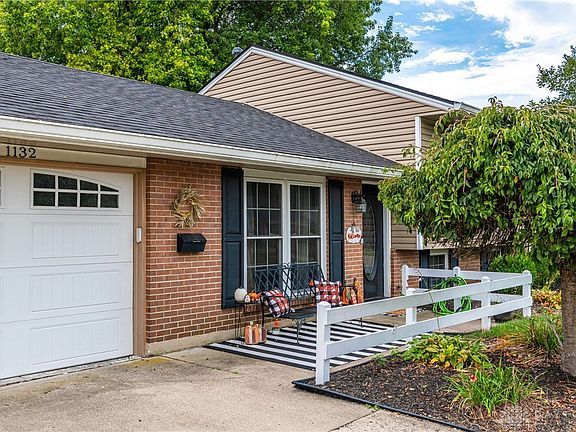 3rd image of 1132 Londonderry Dr