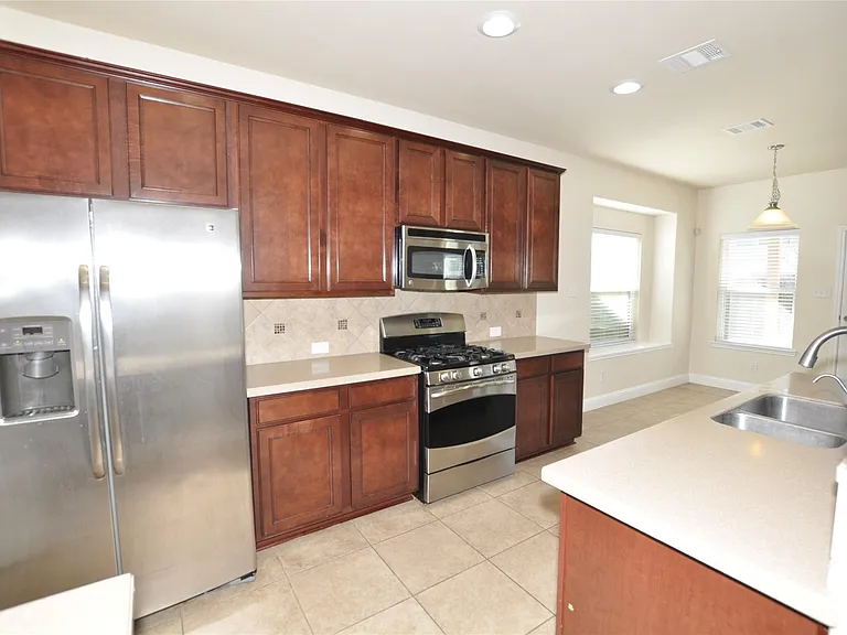 21502 Duke Alexander Dr — Photo 10