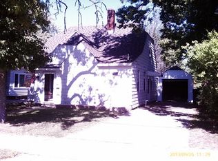 1617 W 3rd St, Dixon, IL 61021