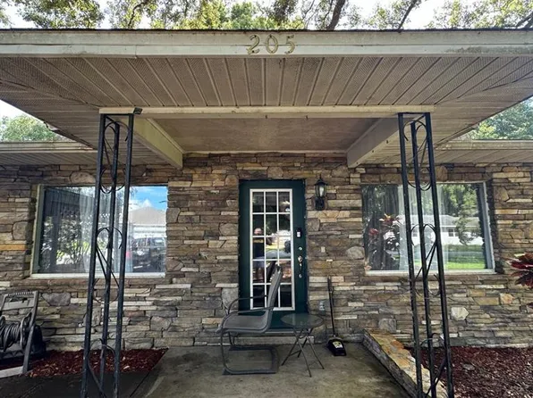 205 Pinecrest Rd, Mount Dora, FL 32757