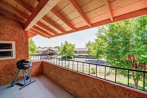 Riverview Condominiums Photo 1