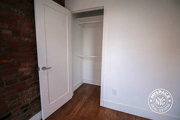 Rented by MySpaceNYC | media 6