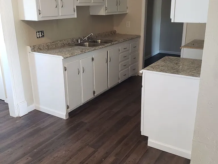 2924 Beechwood St — Photo 4