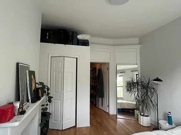 3rd image of 190 Irving Ave APT 2L