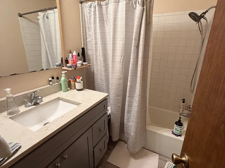 805 Windmere Cir — Photo 3
