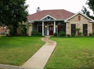 624 Sunrise Ave, Uvalde, TX 78801
