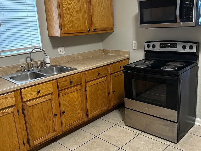 7060 Boston Dr — Photo 5