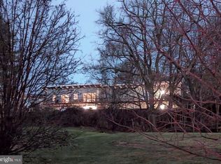 5 Crescent Dr, New Cumberland, PA 17070