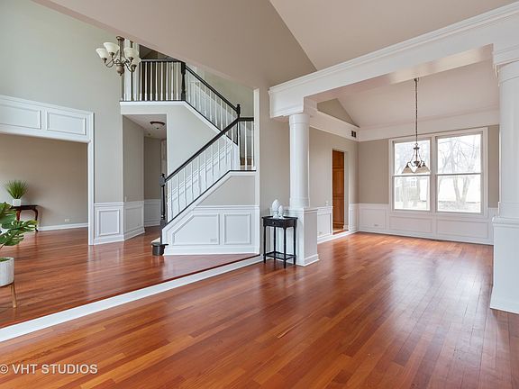3rd image of 1133 Williamsburg Cir