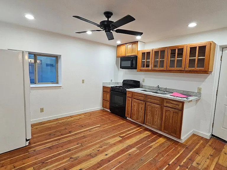 400 Railroad Ave — Photo 25