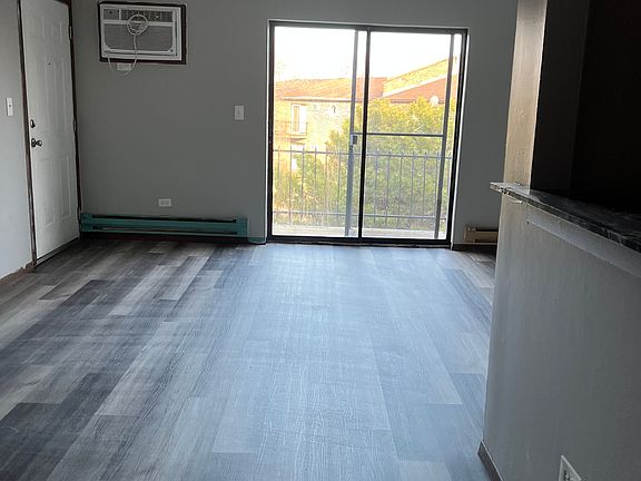 3rd image of 1547 N Silver Ln APT 2A