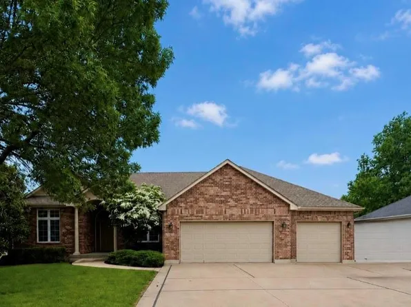 2001 SW Wall St, Blue Springs, MO 64015