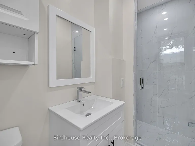 108 Lindsay St S #C — Photo 12