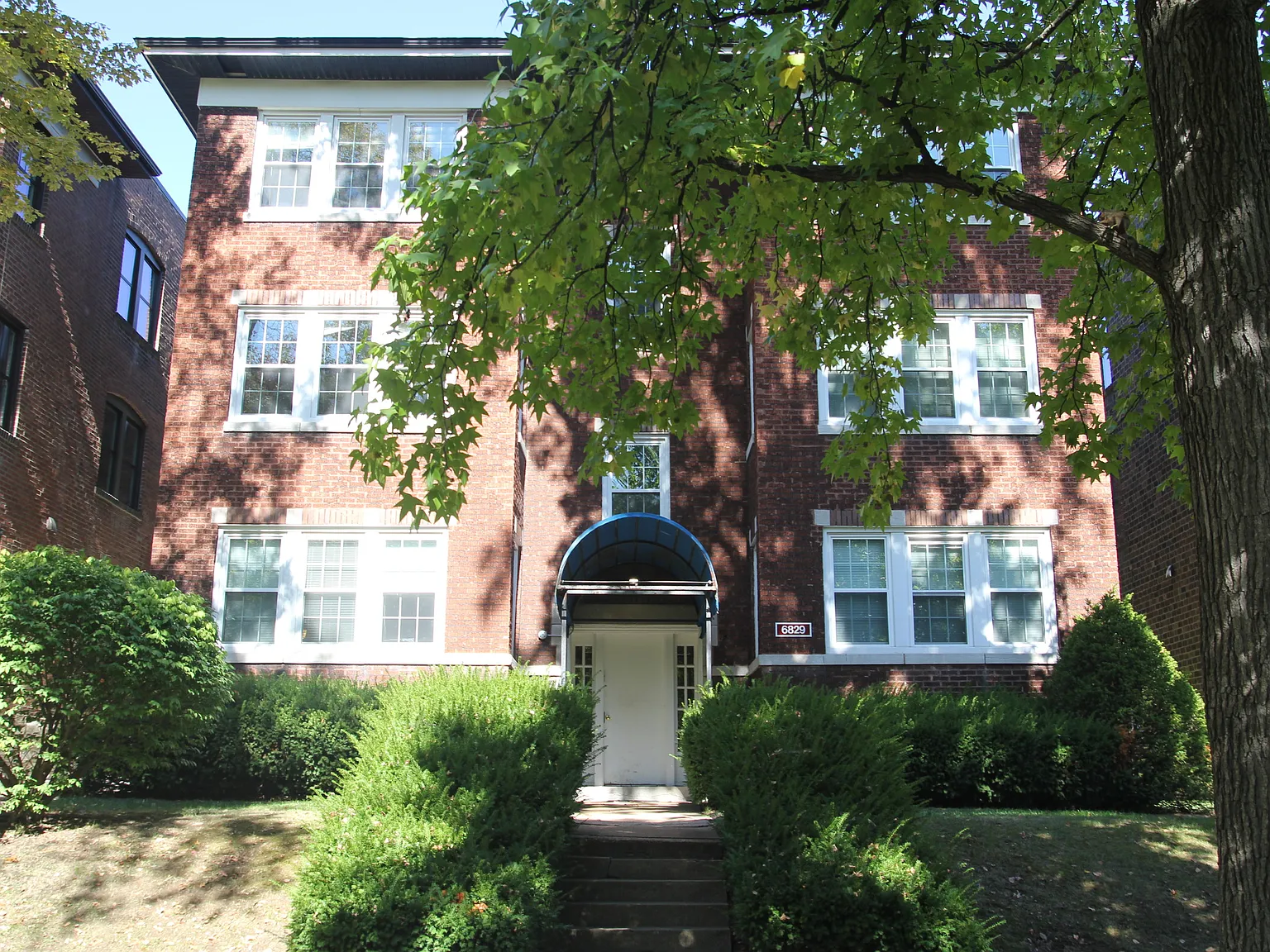 2 bed, 1200 sqft, $1,895 — Photo 1