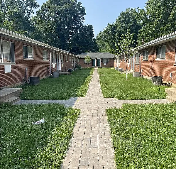 1209 Chambers Rd #C — Photo 1