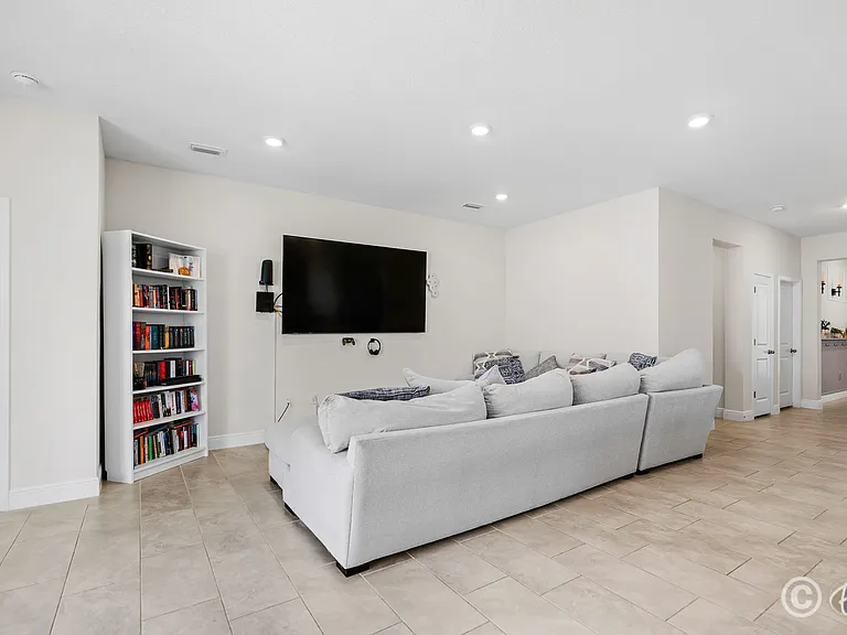 5689 Hawks Cay — Photo 6