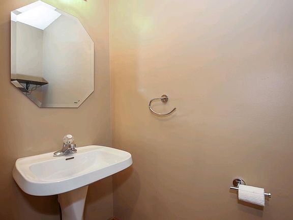 4th image of 1929 Southcross Dr #1206