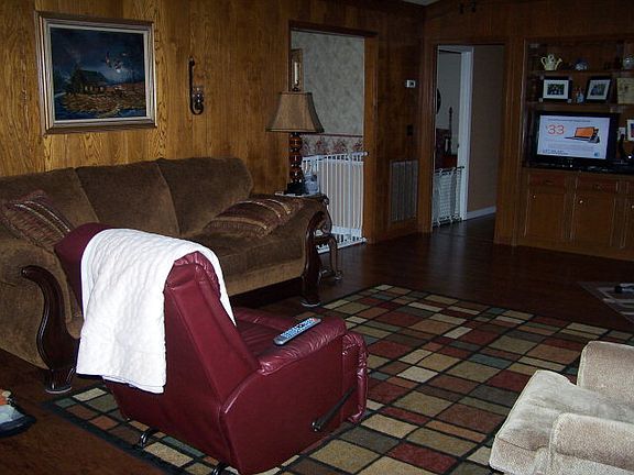3rd image of 102 Cross Timbers St