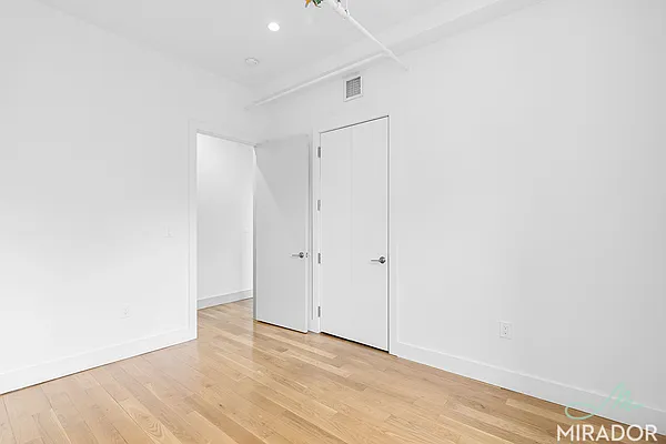 Rented by Mirador Real Estate | media 10