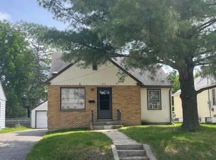 208 9 1/2 St SE, Rochester, MN 55904