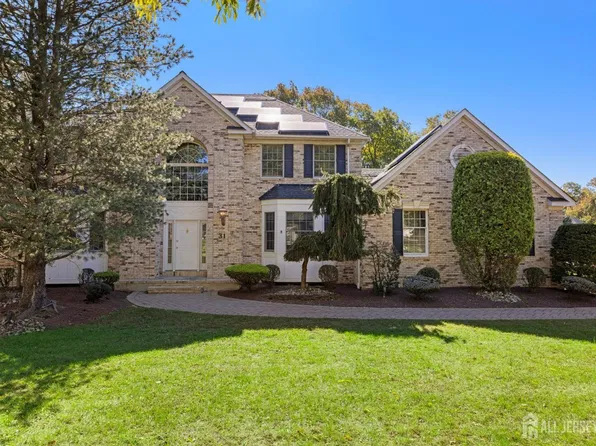 31 Sheffield Dr, Freehold, NJ 07728