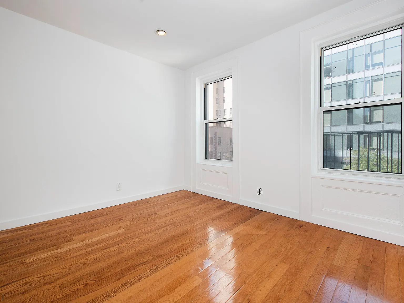 1068 2nd Avenue — Photo 3