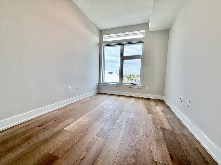 722 W Thompson St #207 — Photo 10