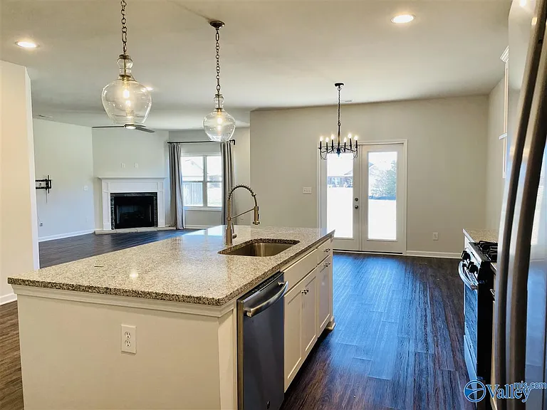 7305 Kendama Ct — Photo 7