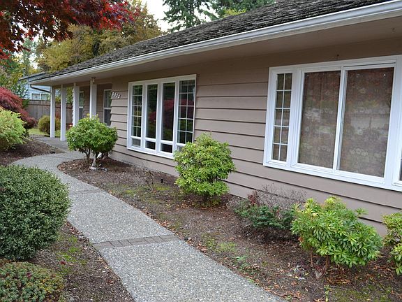 3rd image of 6032 83rd Ave NE