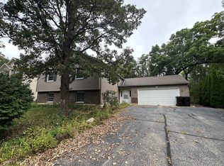8904 W Alto Vis, Crystal Lake, IL