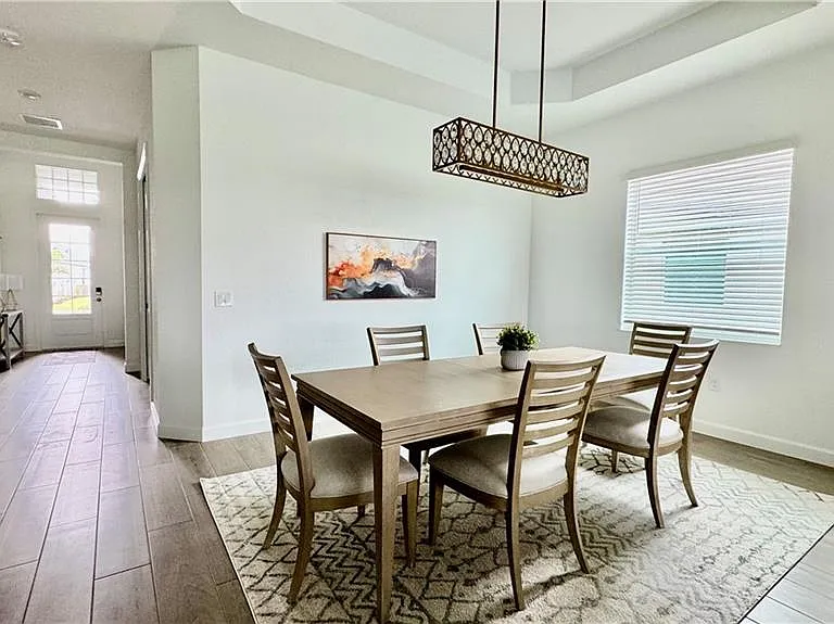 15048 Pinehurst Ln — Photo 9