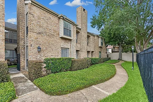 1908 Augusta Dr #3 Photo 1