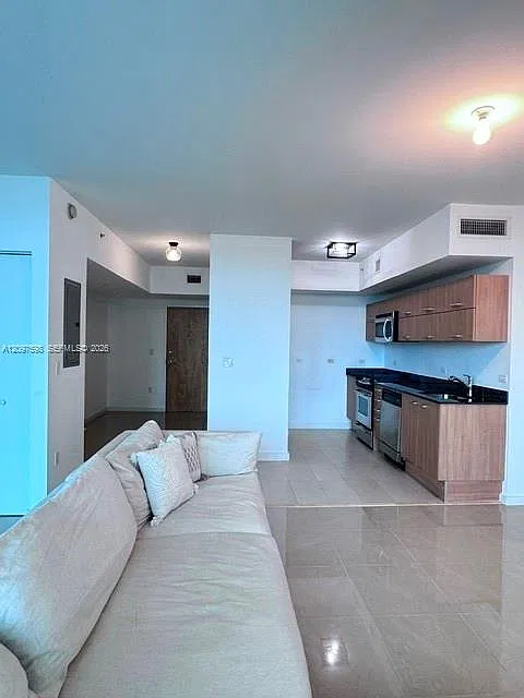 Wind Condo — Photo 1