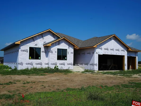 8442 Hillside Plz, Columbus, NE 68601