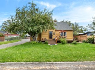 536 SW 14th St, Redmond, OR 97756