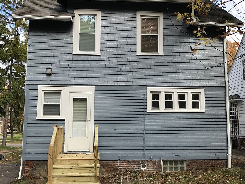 2nd image of 3344 Euclid Heights Blvd