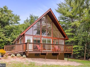 715 Cedar Hill Dr, Harpers Ferry, WV 25425