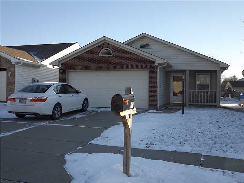 1st image of 529 Meadows Edge Ln