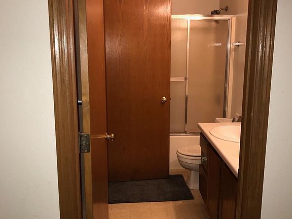 full bathroom upstairs