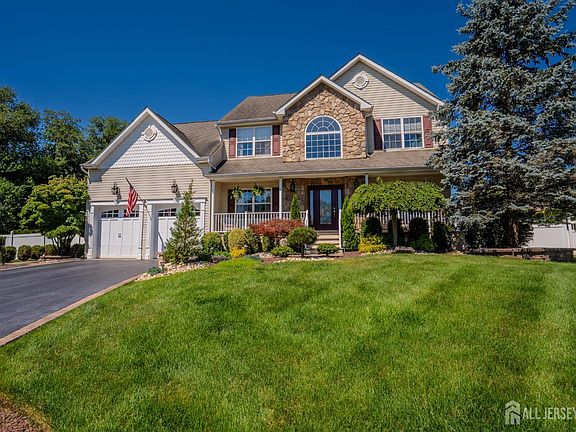 3rd image of 4 Dorene Ct